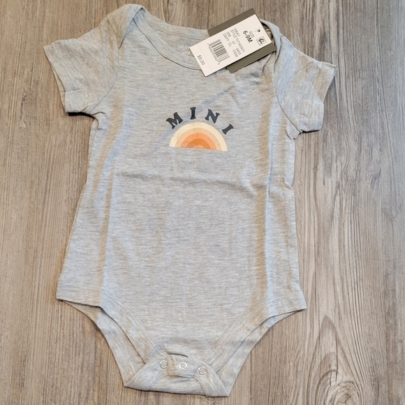 Unisex Mini Baby Rainbow 'Mini' Bodysuit Size 6-9 months - Picture 3 of 5